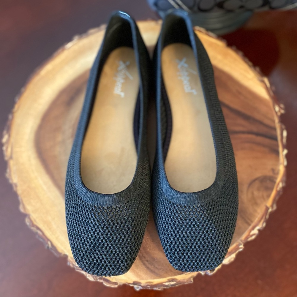Xappeal ‘Milani’ Black Knit Square Toe Flats